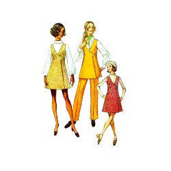8915 Simplicity 1970 Ms V Neck Mini Jumper, tunic, Pants Pattern 12 34B Uncut